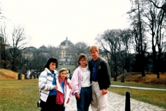 Auch das barocke Residenzschloss Ludwigsburg schauen sich die Freunde aus der DDR an.